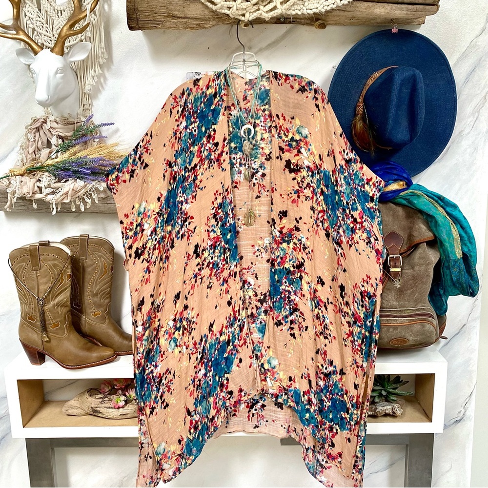 Beautiful floral Lovestitch Gypsy floral boho cape/wrap w prairie/country vibe